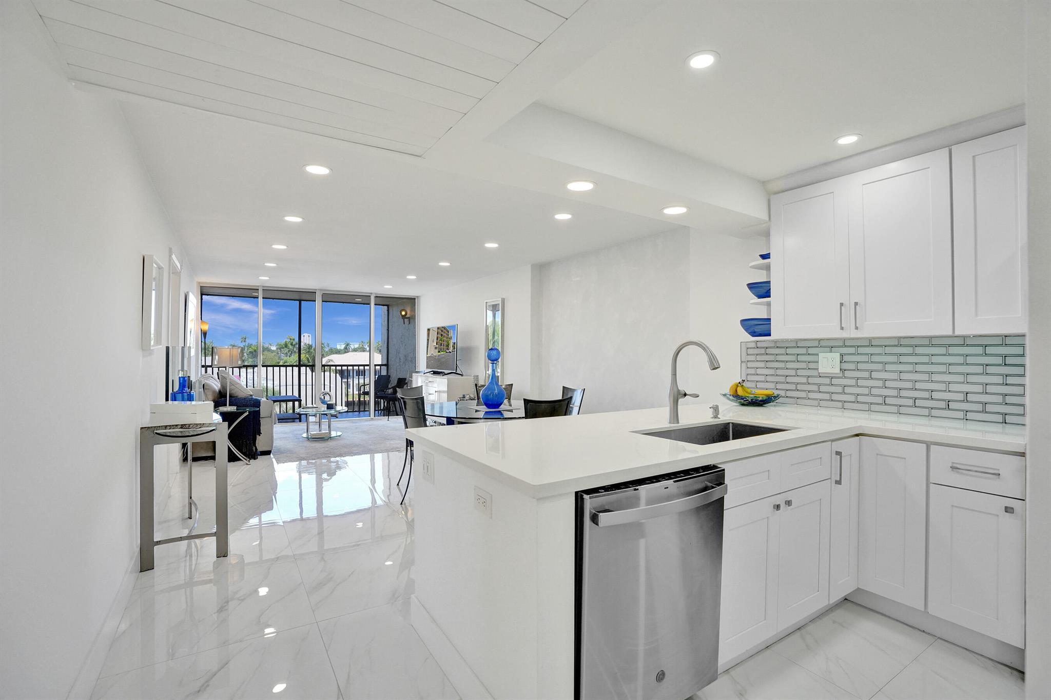 6 Royal Palm Way 506