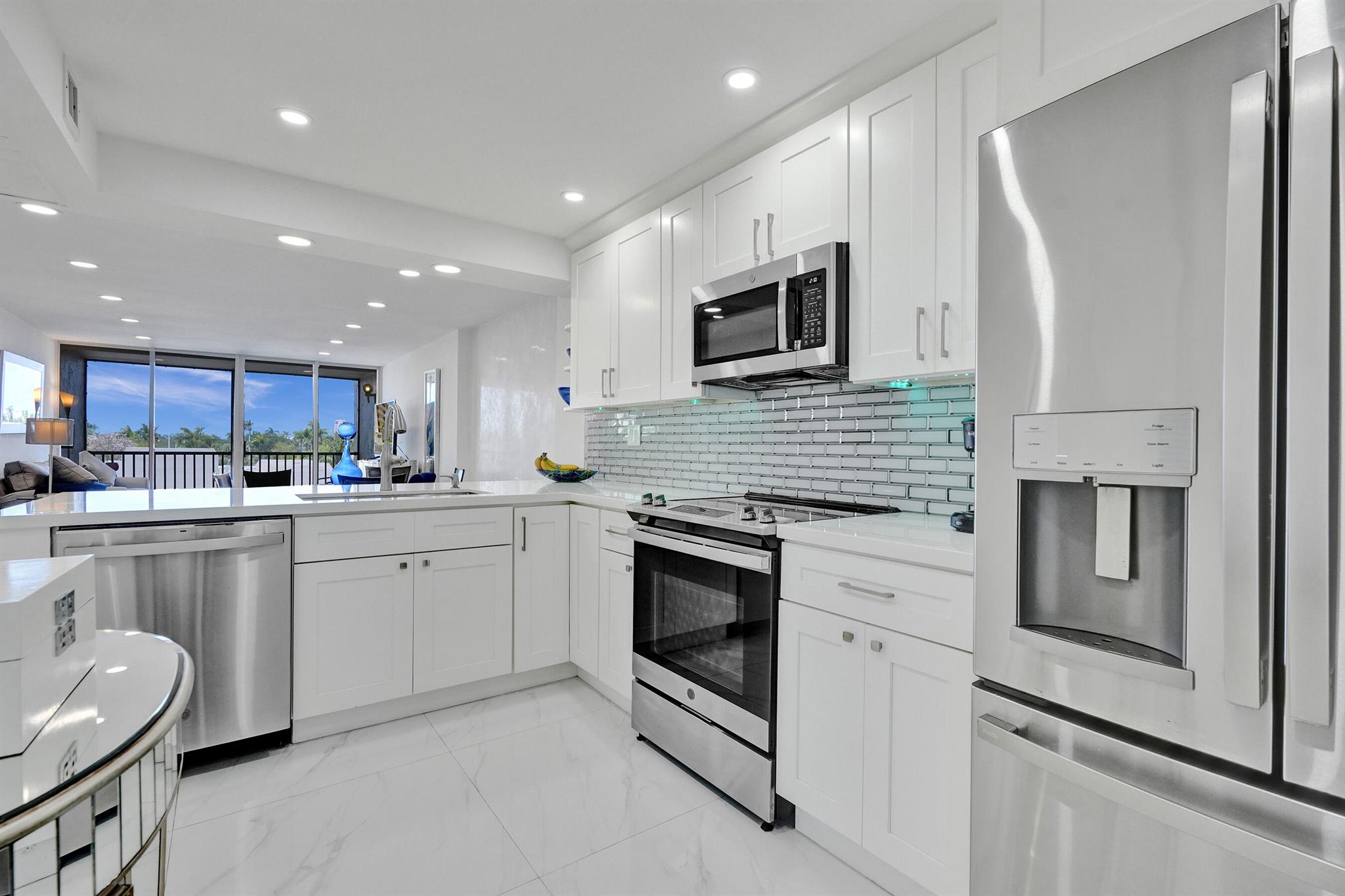 6 Royal Palm Way 506