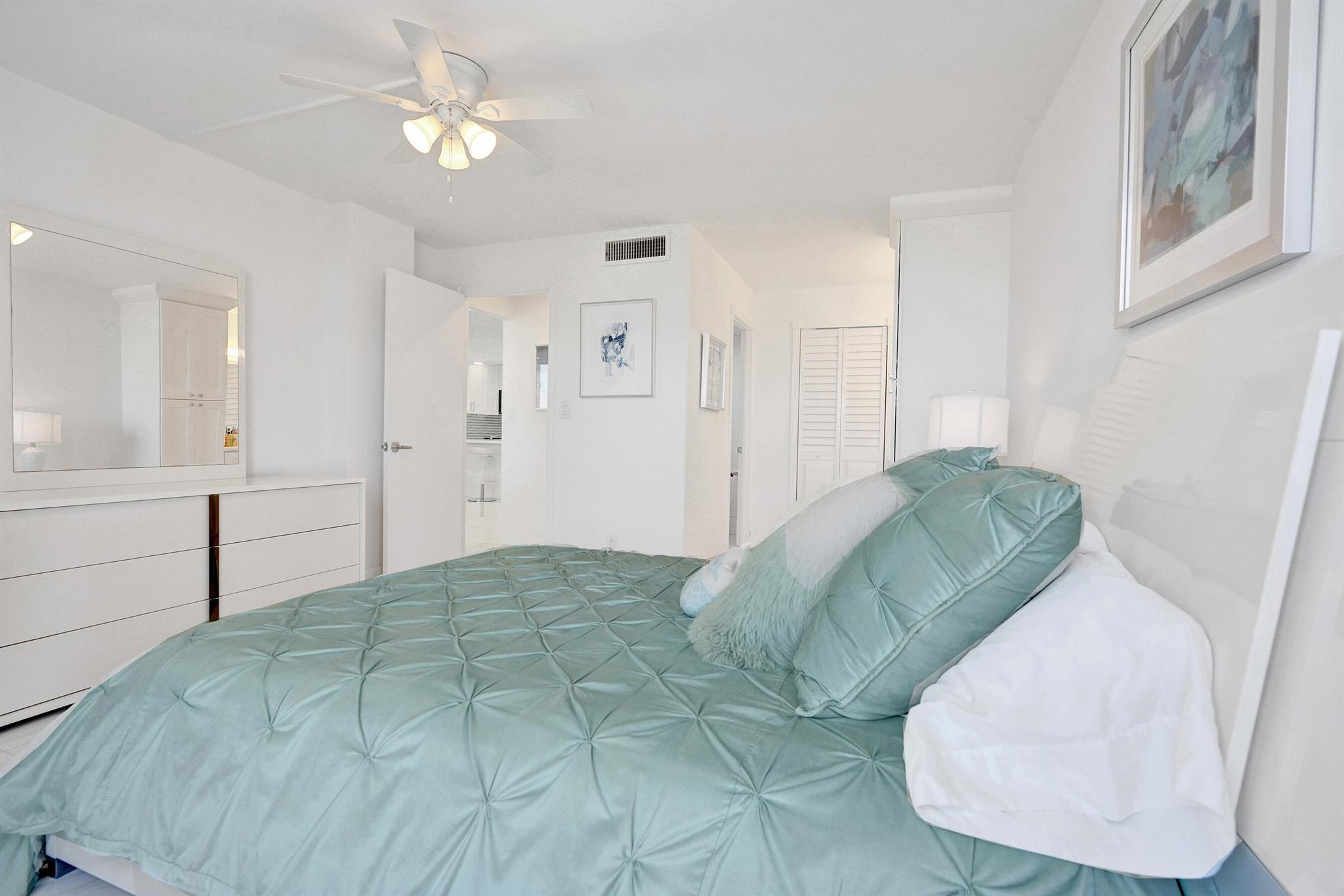 6 Royal Palm Way 506