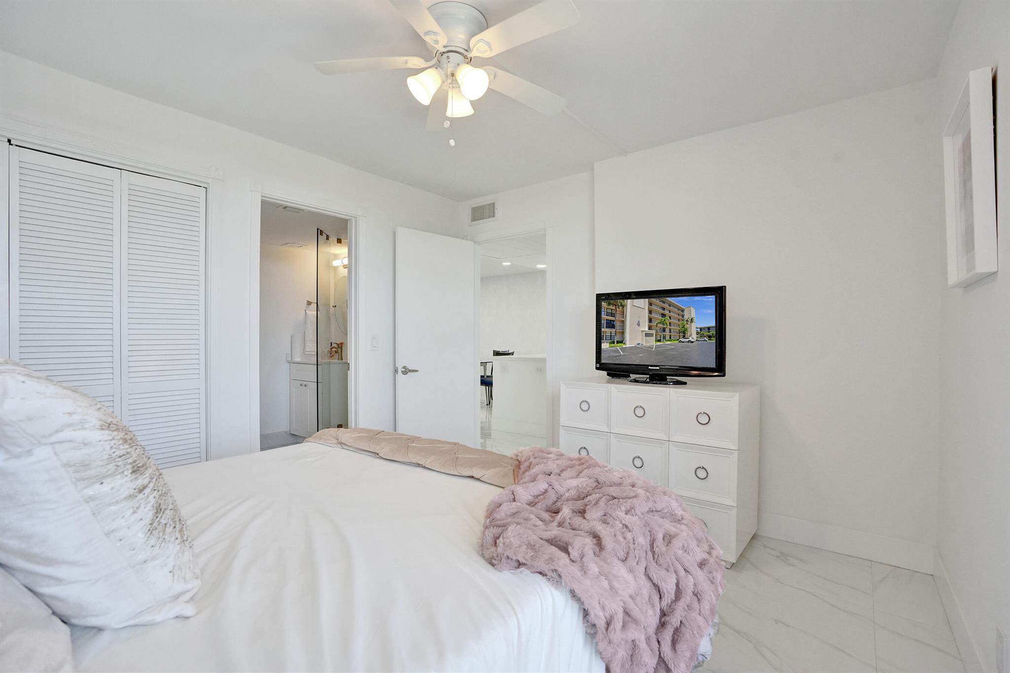 6 Royal Palm Way 506