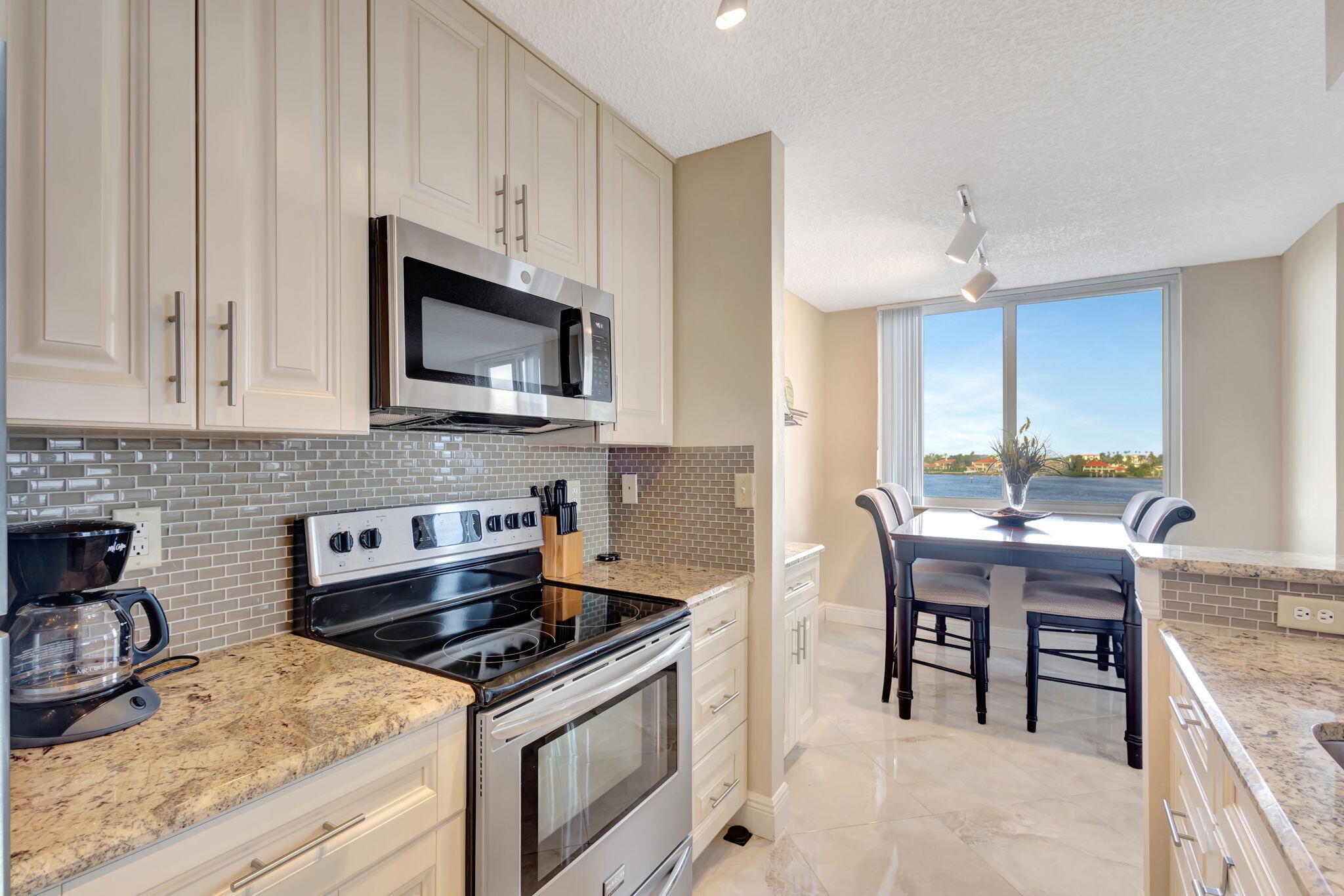 1200 Scotia Drive 502