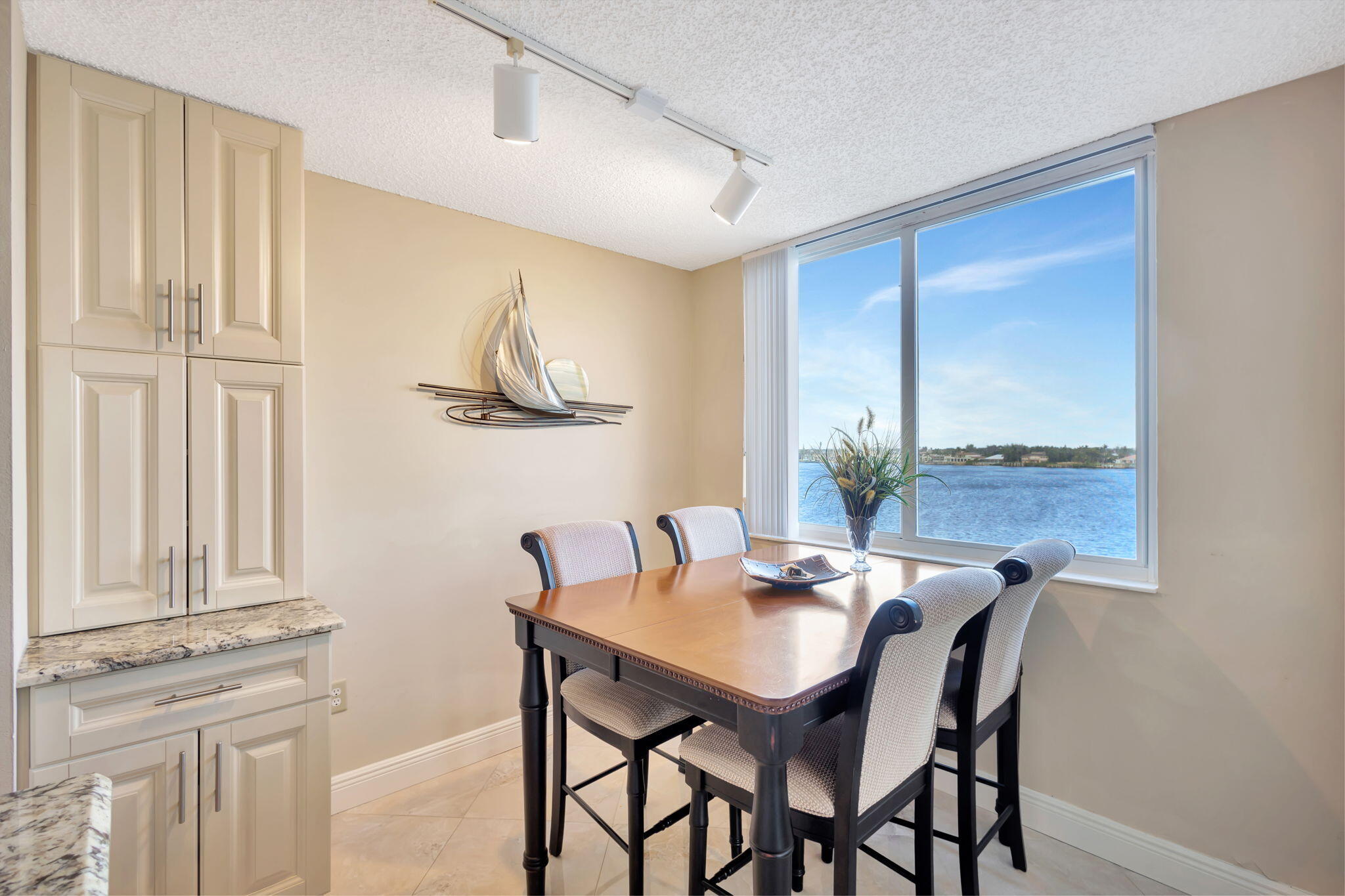 1200 Scotia Drive 502