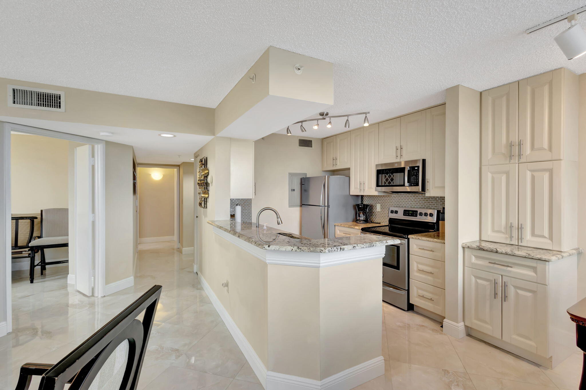 1200 Scotia Drive 502