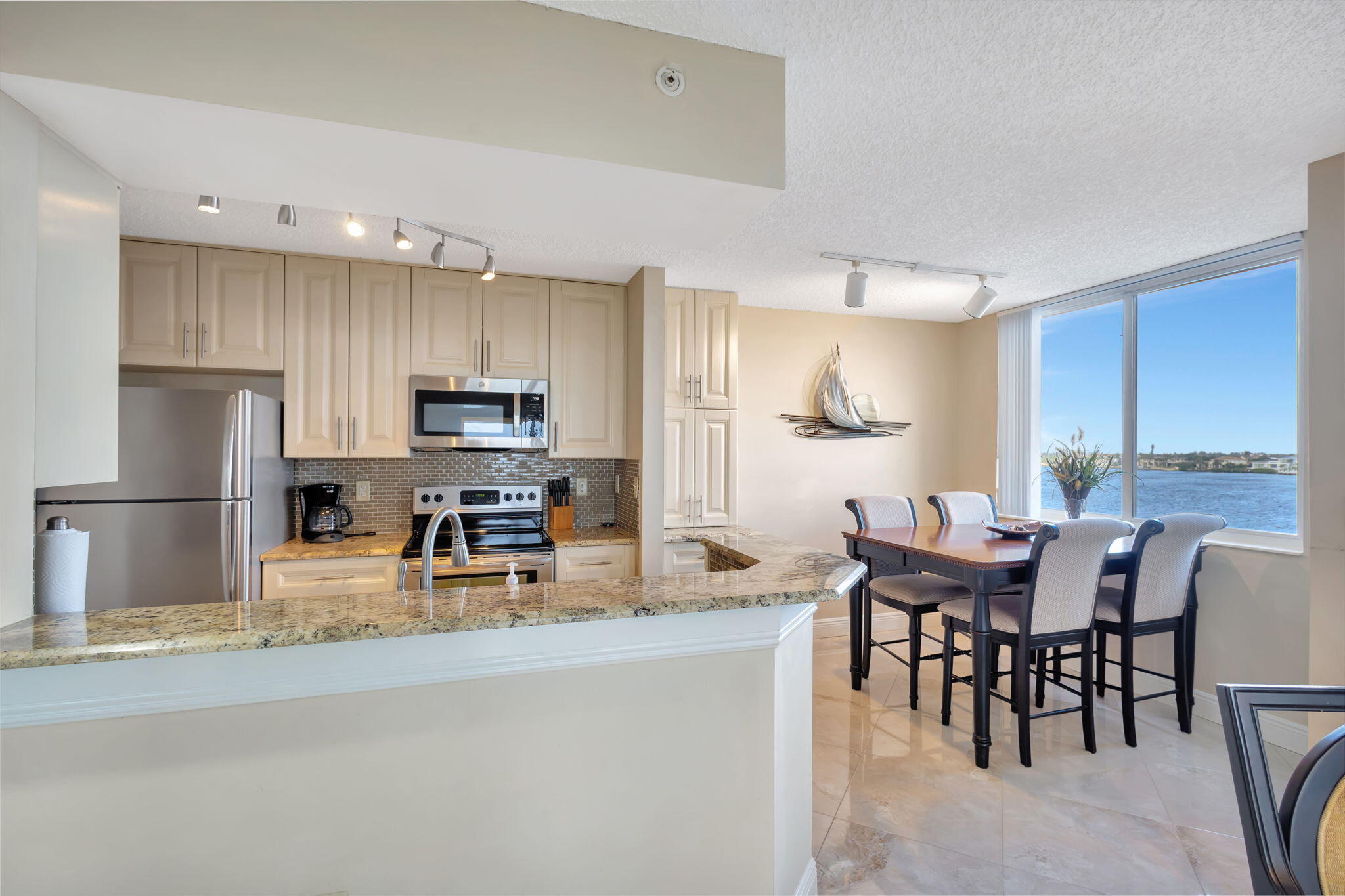 1200 Scotia Drive 502