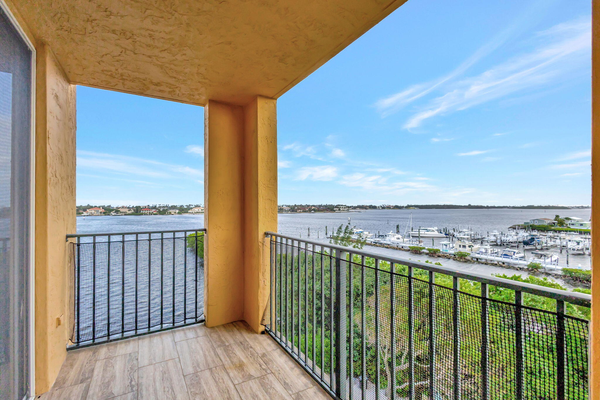 1200 Scotia Drive 502