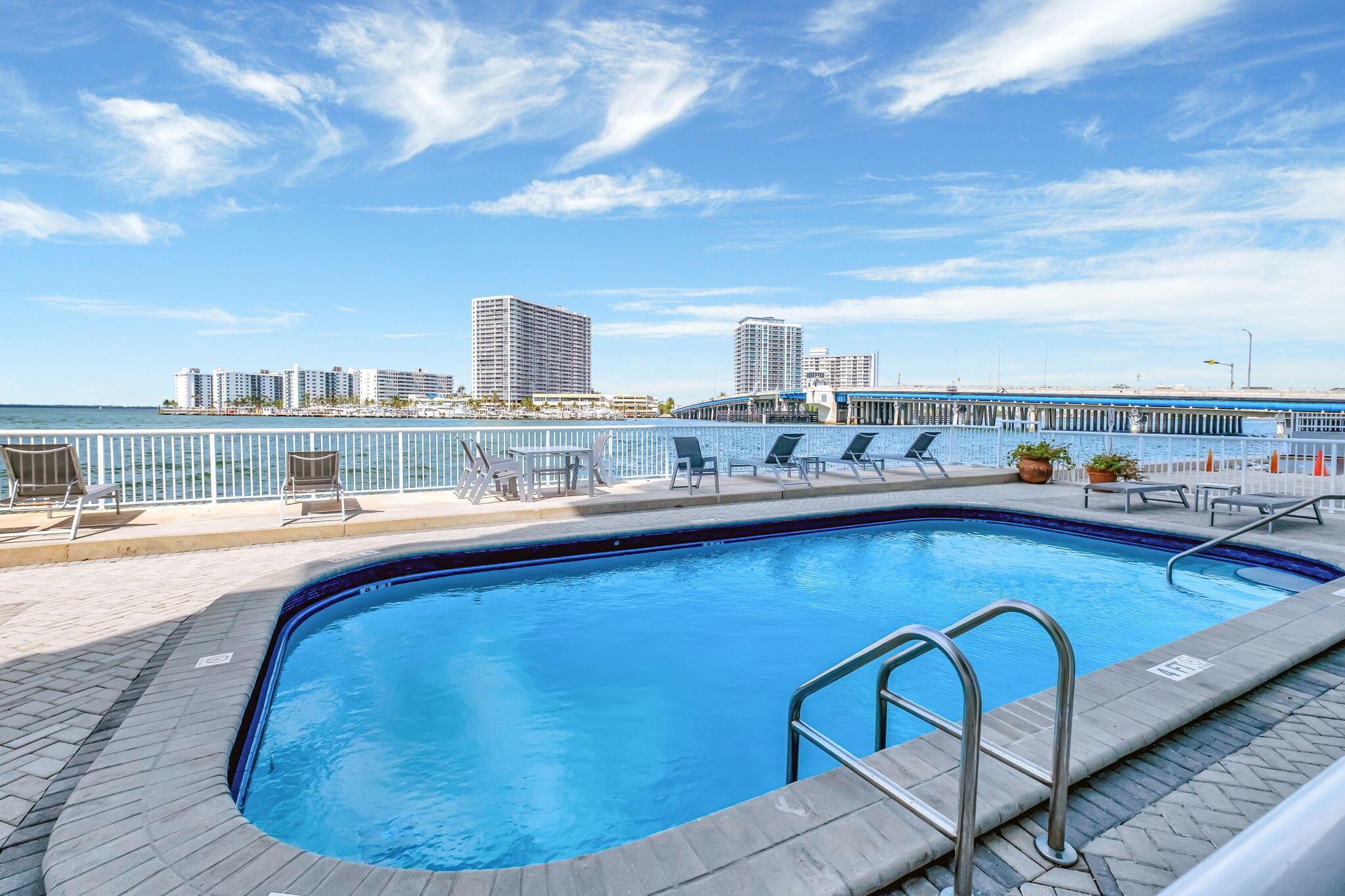 2016 Bay Drive 907