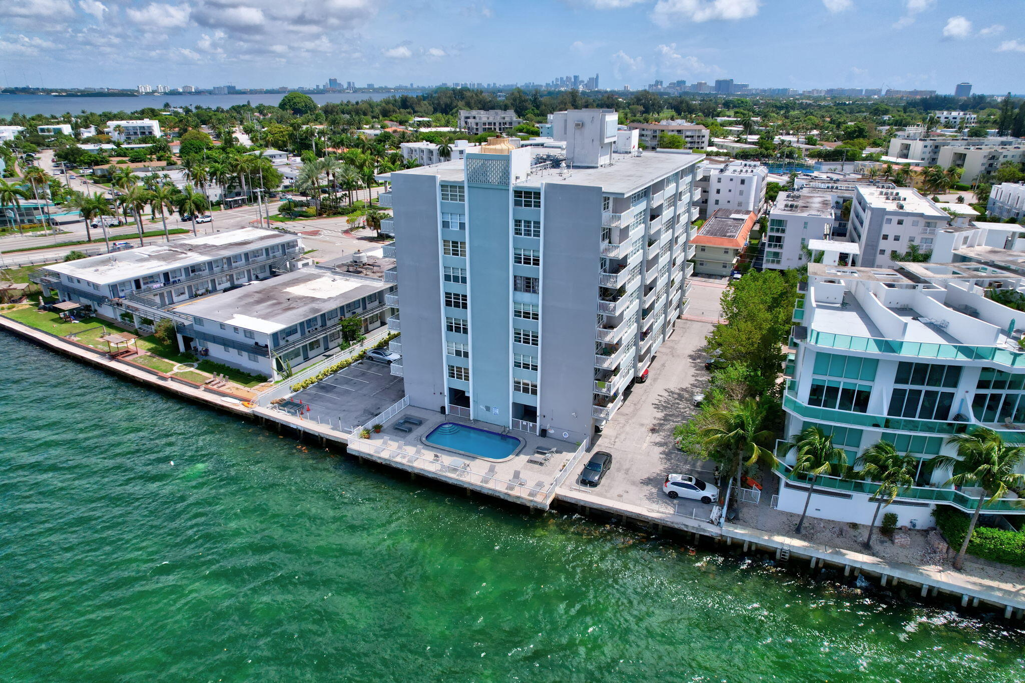 2016 Bay Drive 907