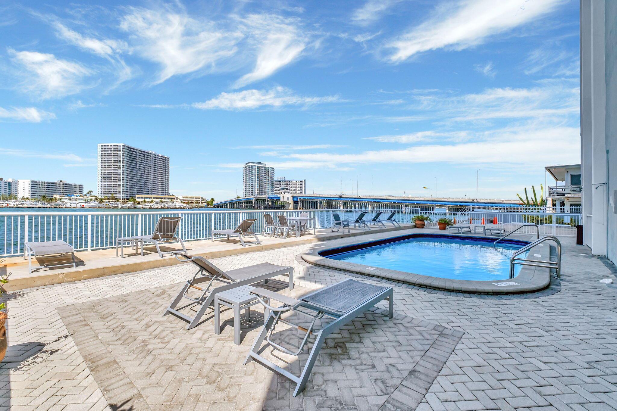 2016 Bay Drive 907