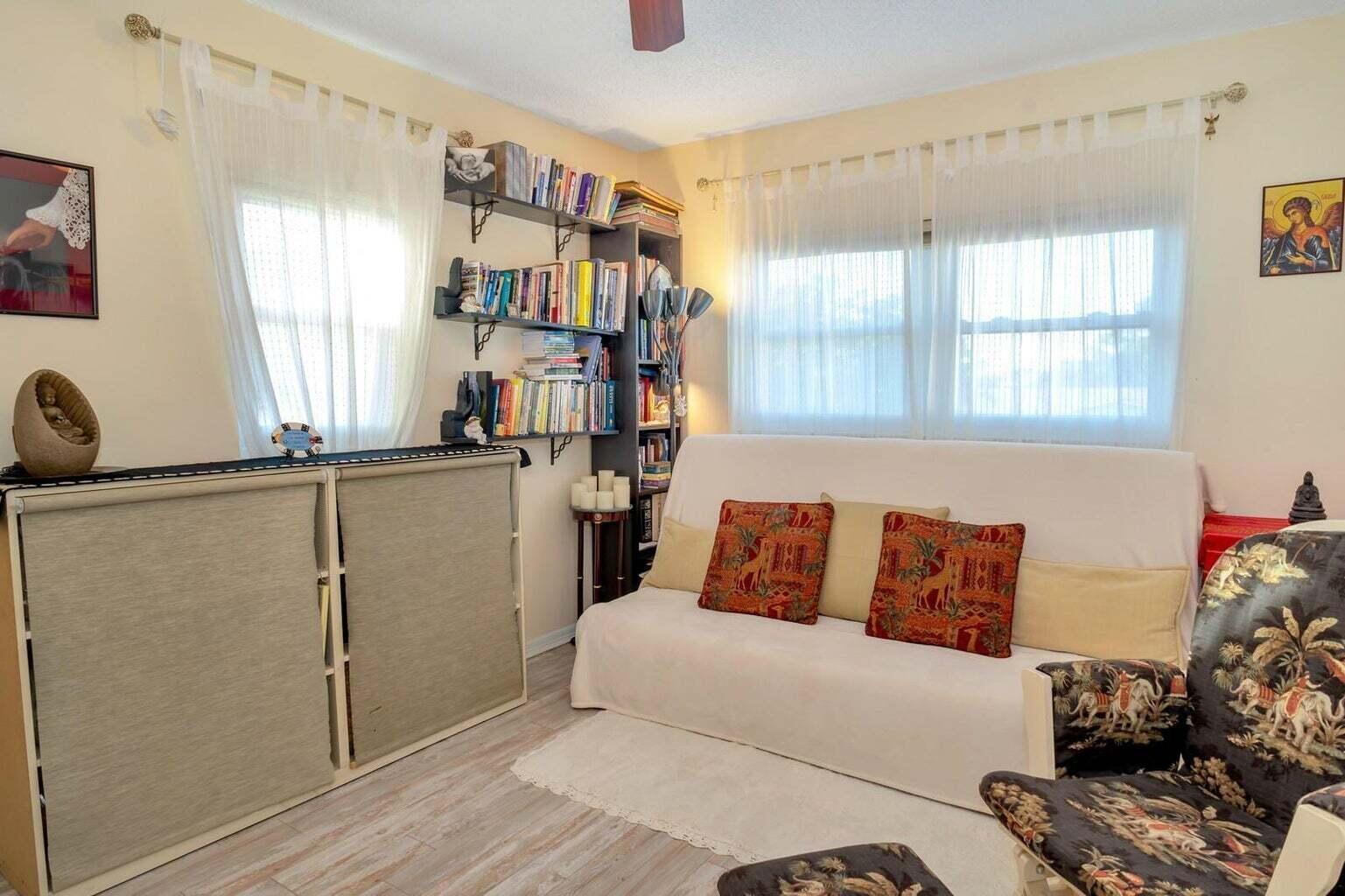 252 SW 6th Str 4