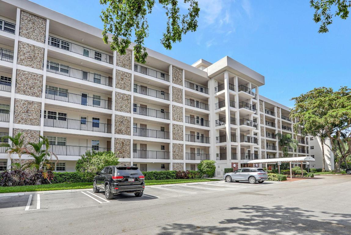 2751 N Palm Aire Drive 304