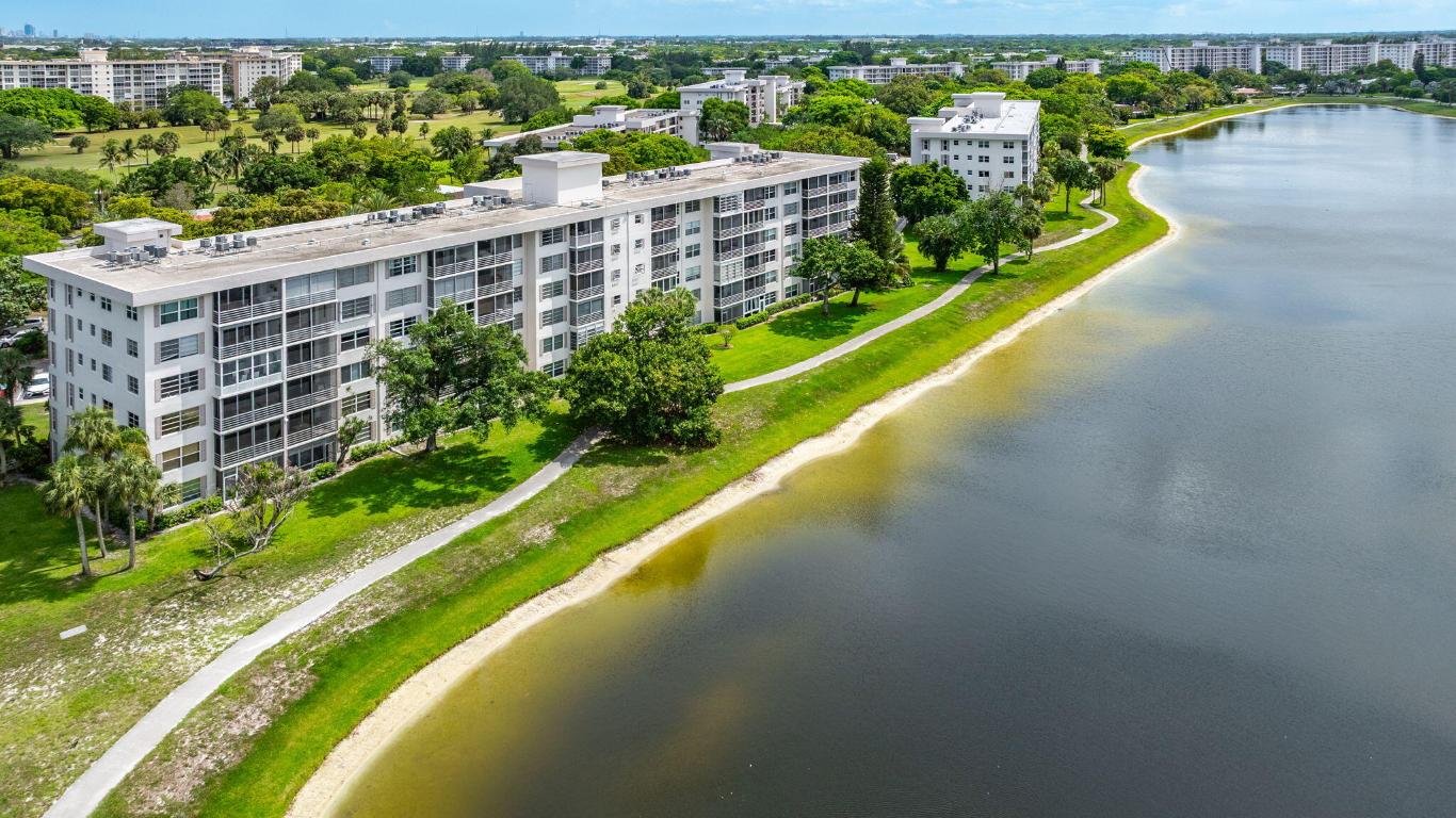 2751 N Palm Aire Drive 304