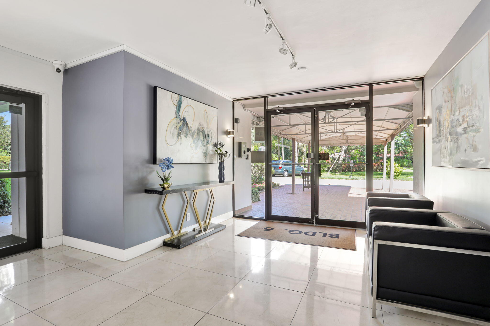 2751 N Palm Aire Drive 304