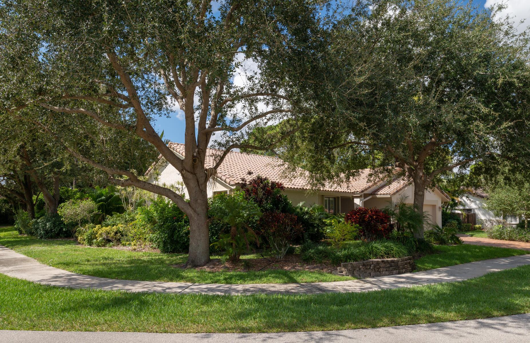 2711 NW 26th Circle