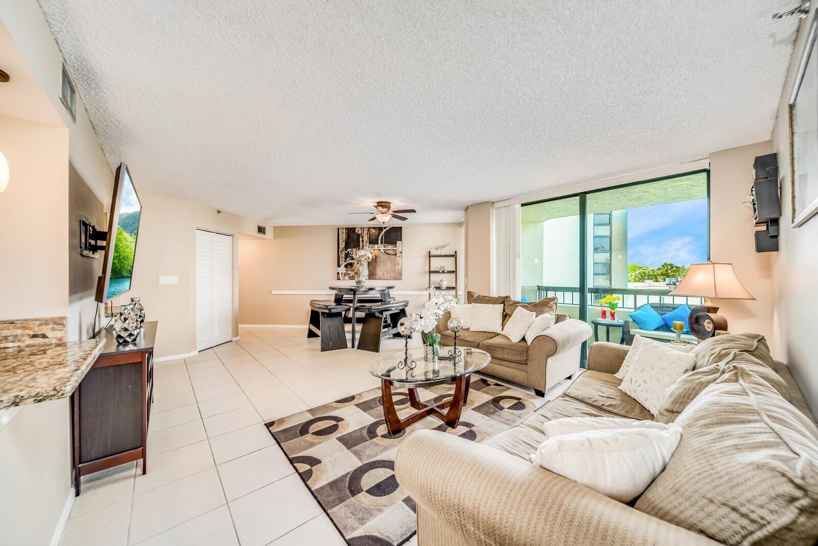 6372 La Costa Drive 306