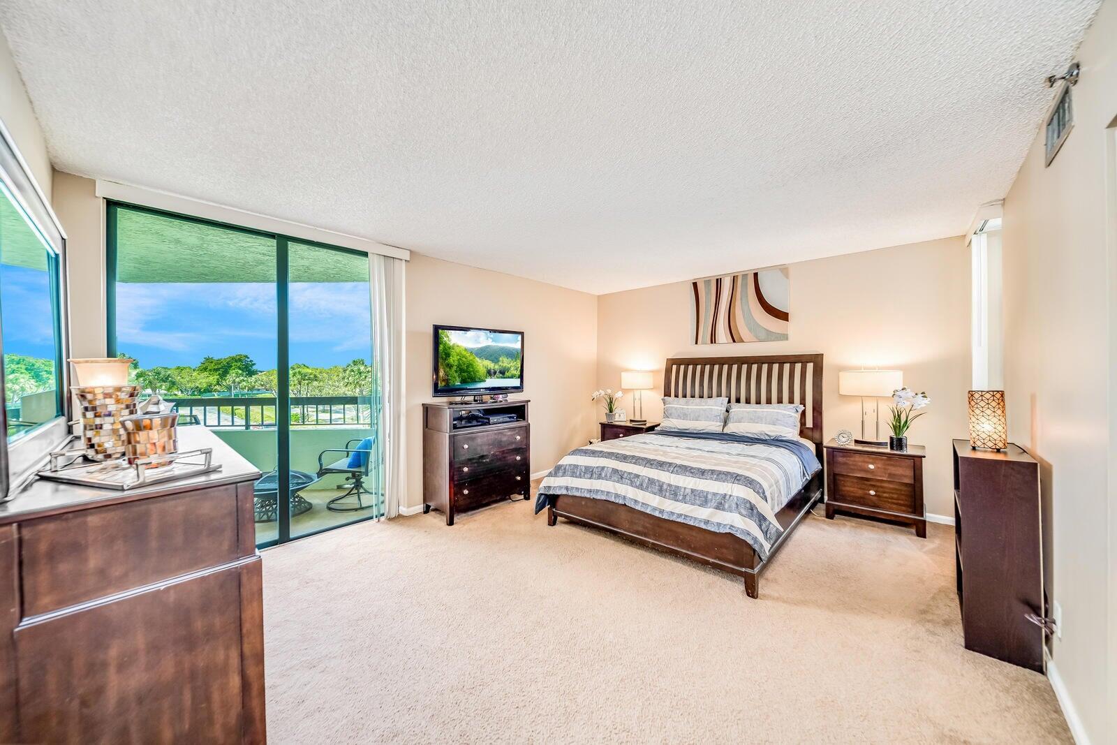 6372 La Costa Drive 306