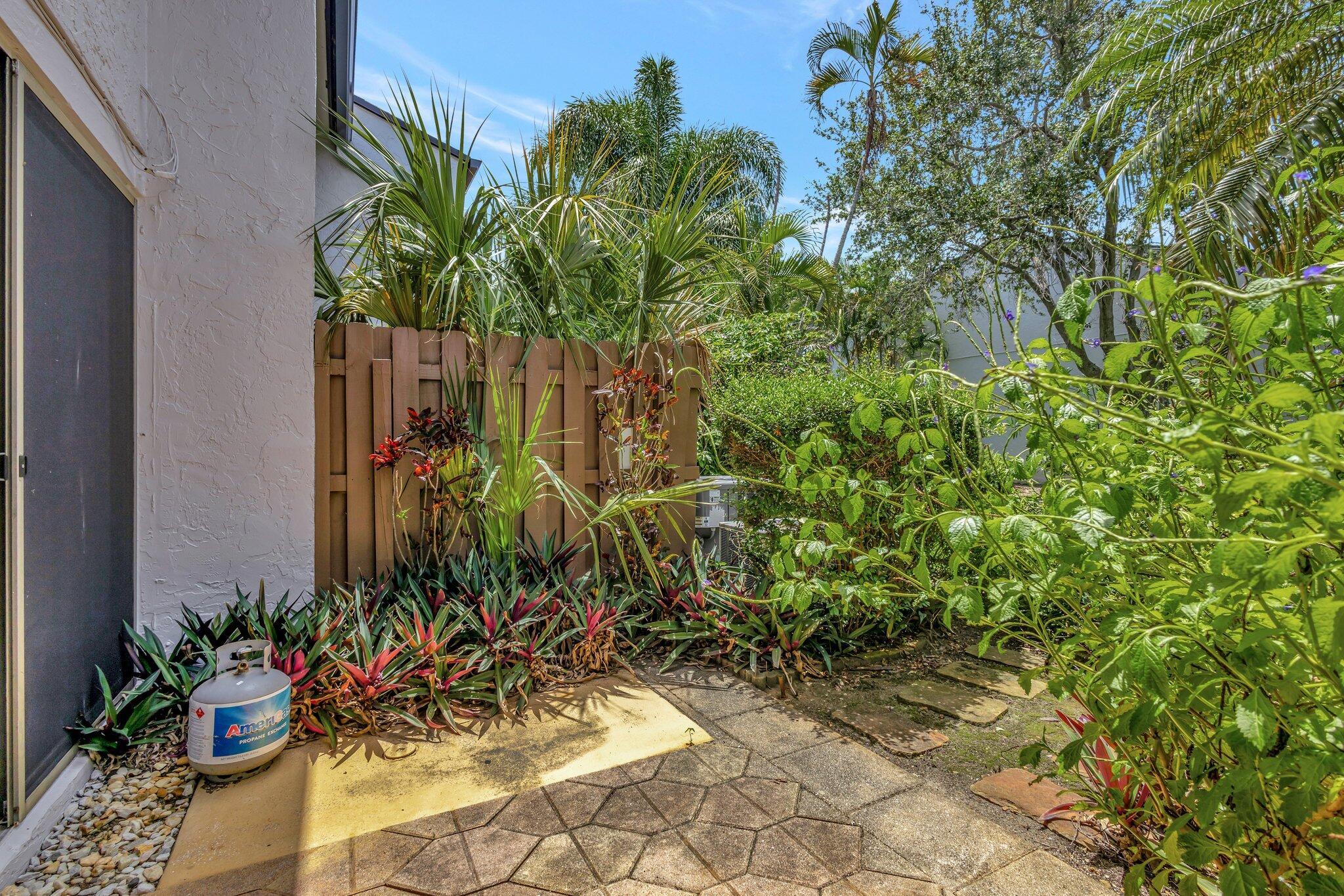 4731 NW 2nd Avenue 406