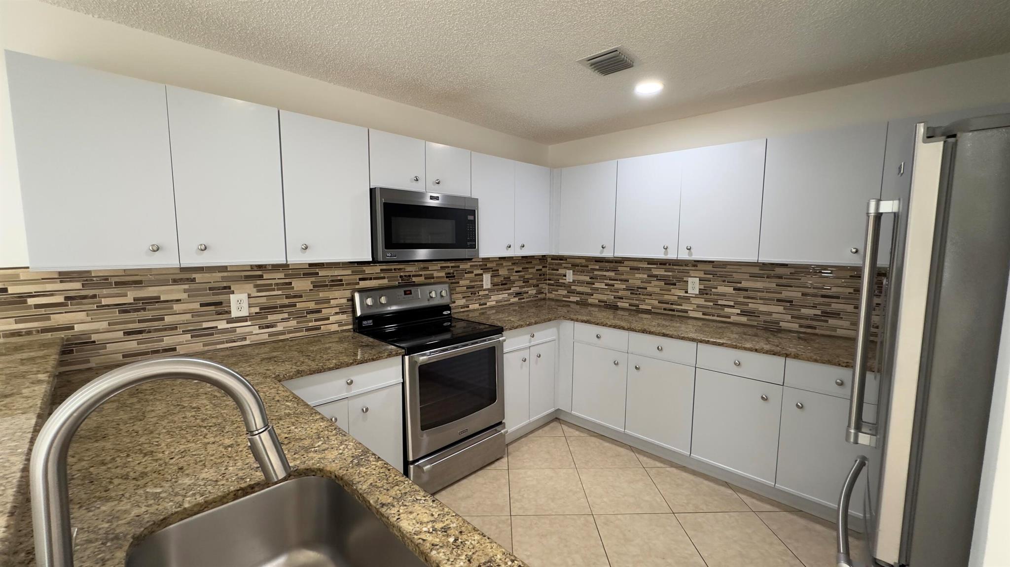 4068 Eastridge Drive