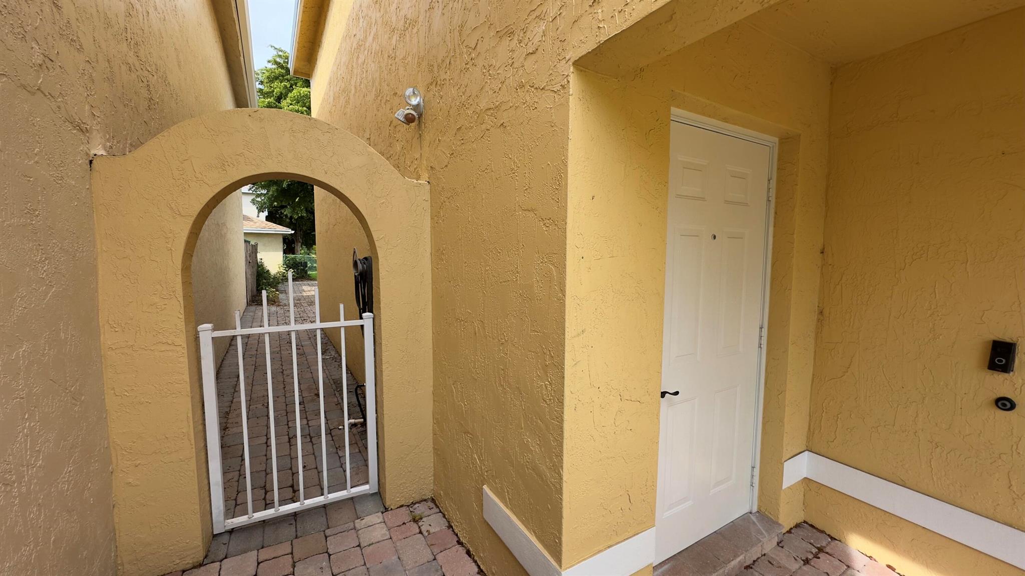 4068 Eastridge Drive