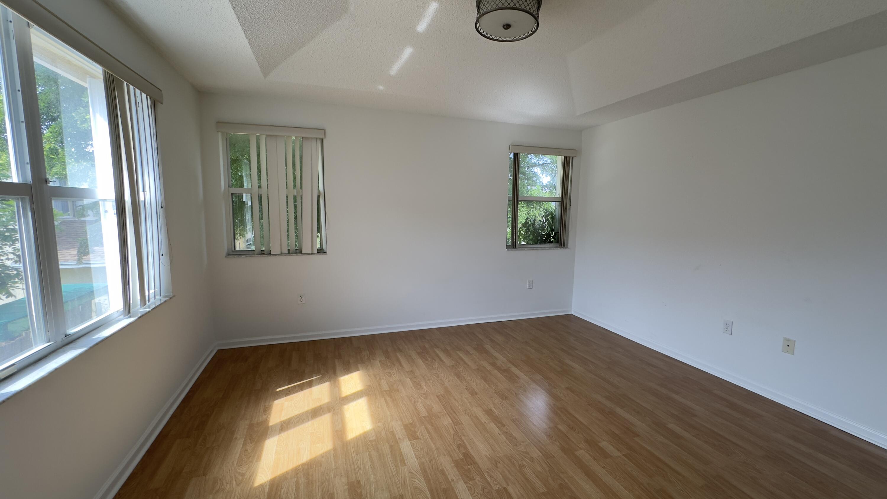 4068 Eastridge Drive