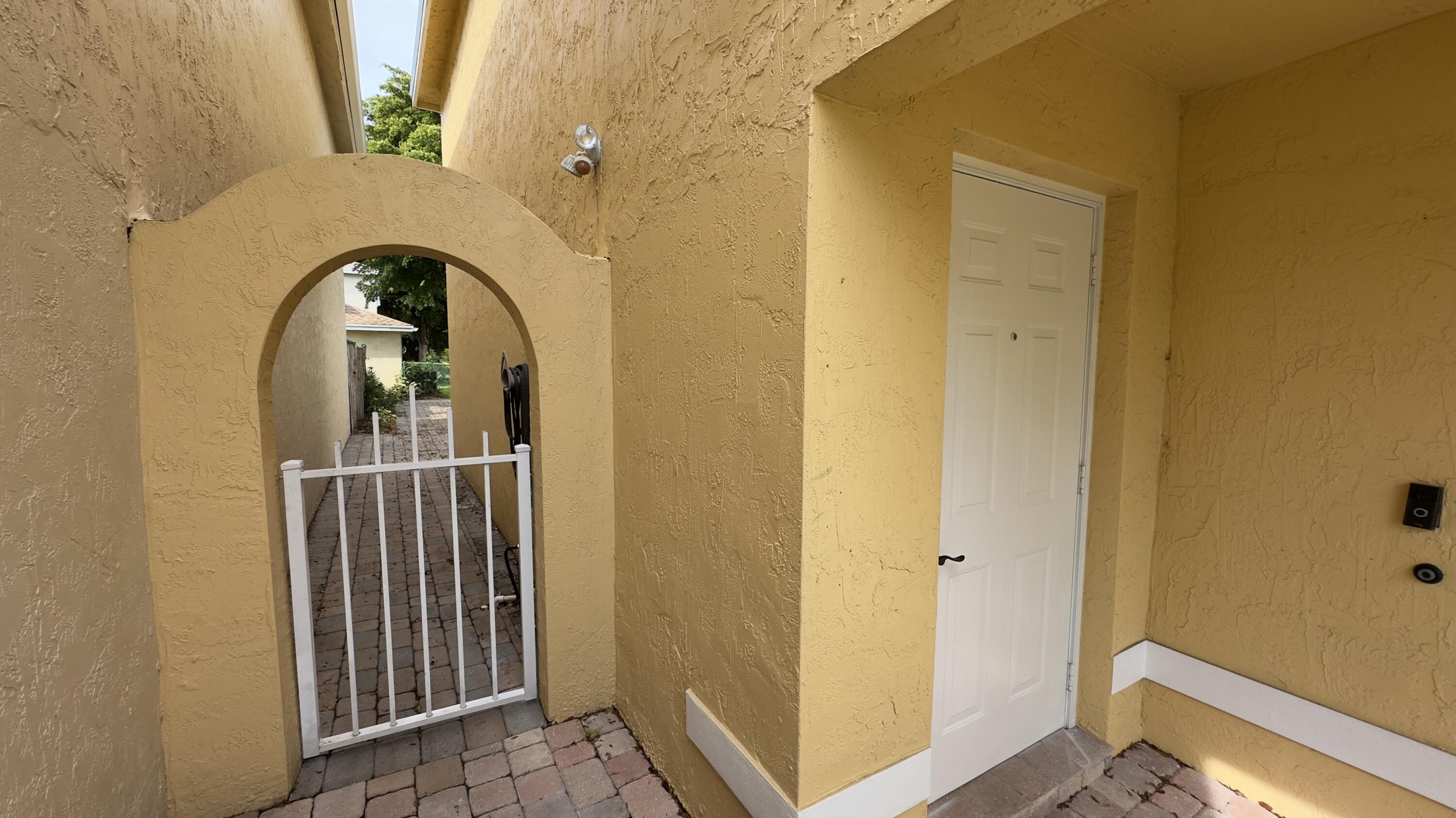 4068 Eastridge Drive