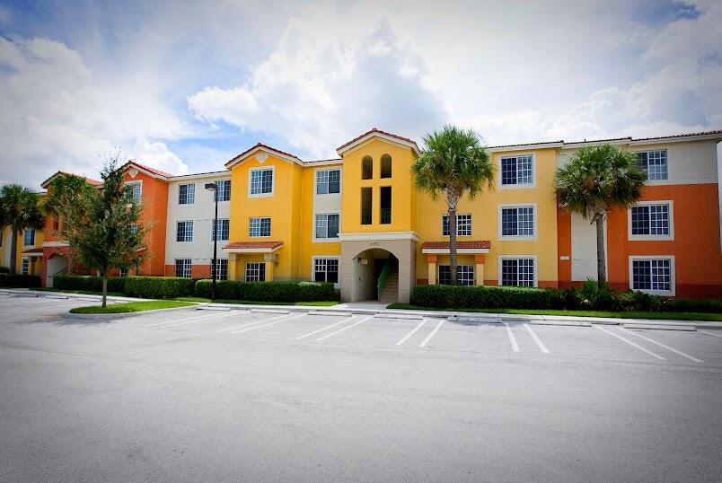 6769 Heritage Grande 2205 2205