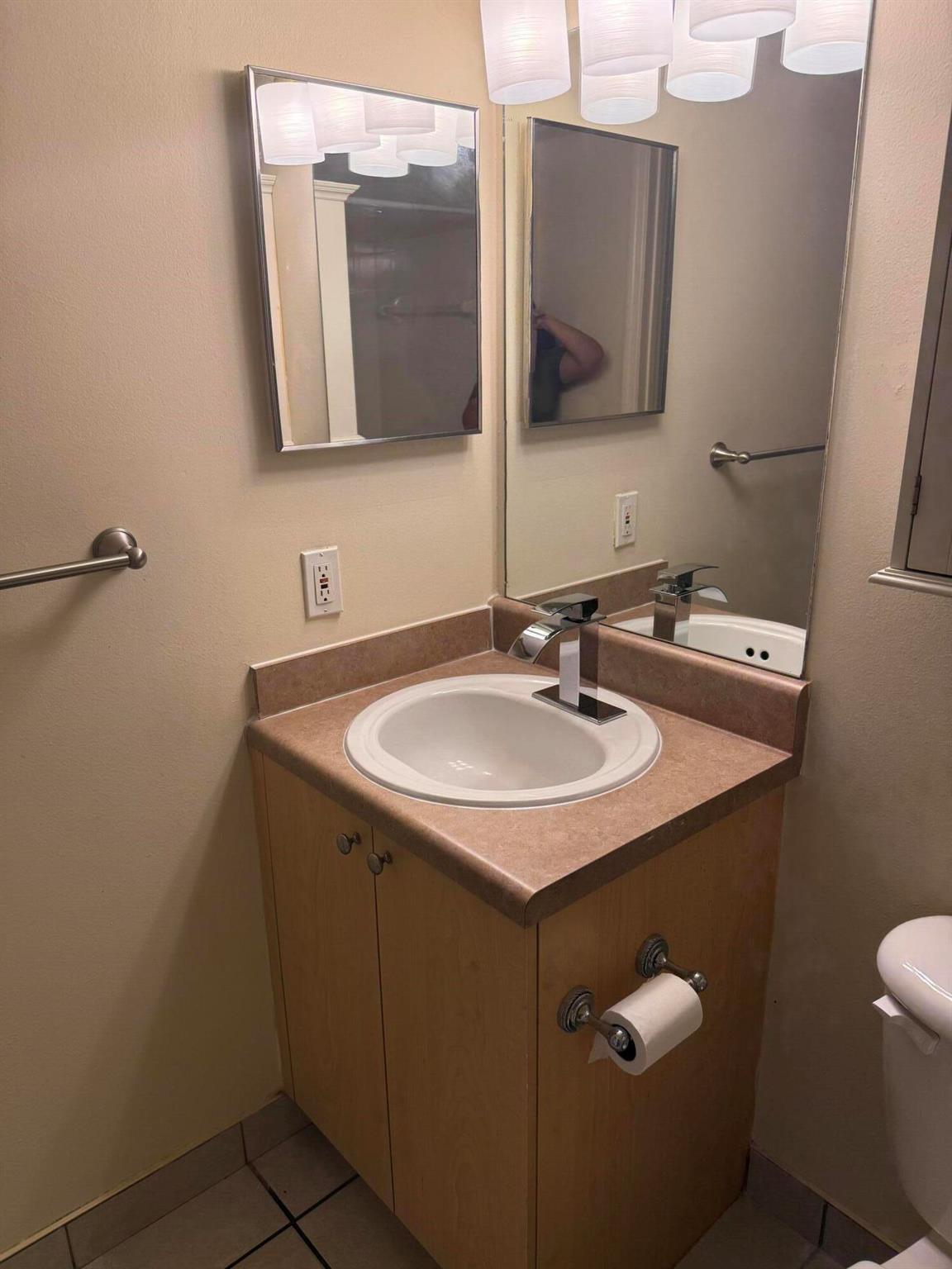 1213 E Villa Circle E 1213