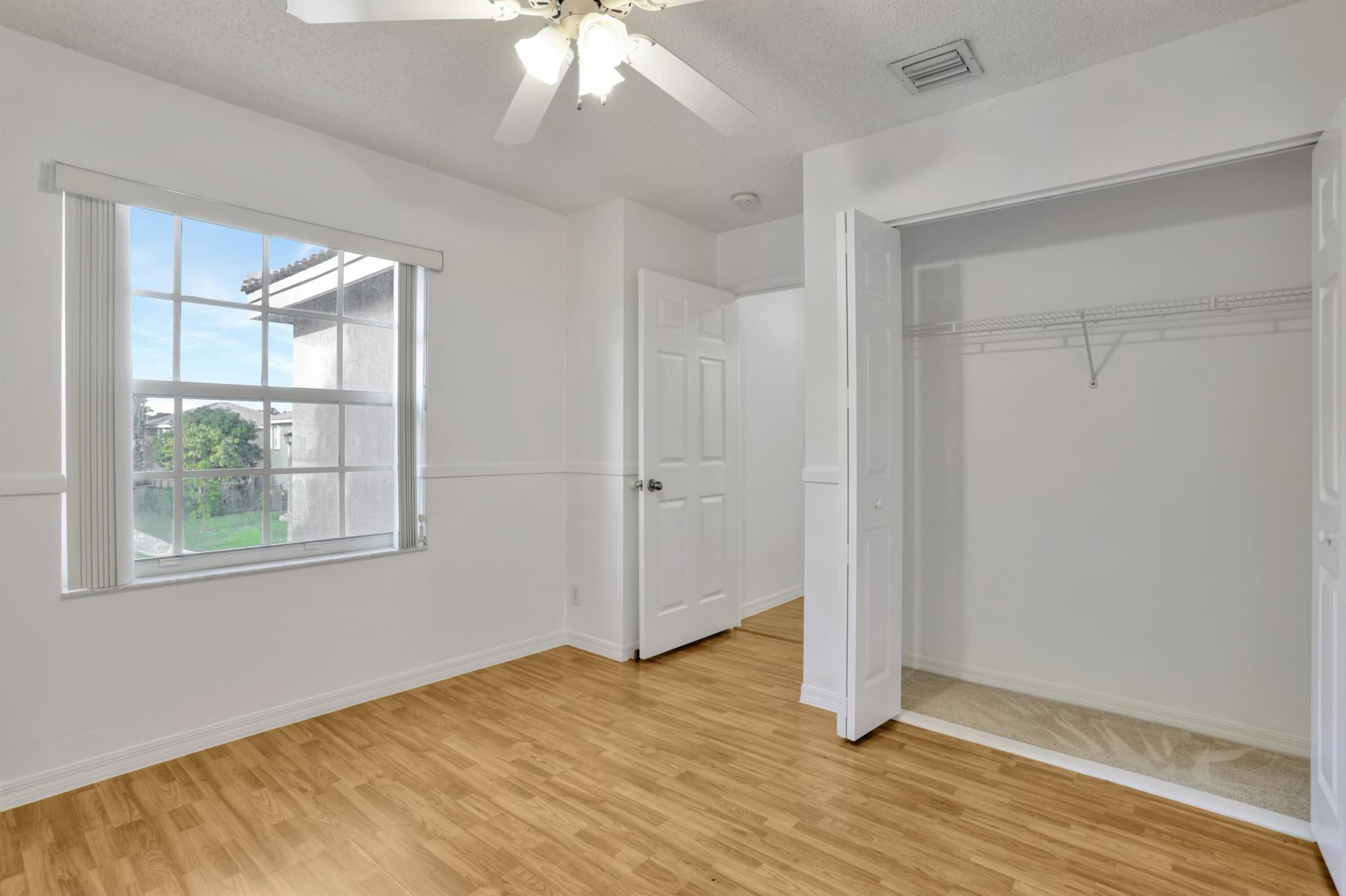 4066 Crescent Creek Street