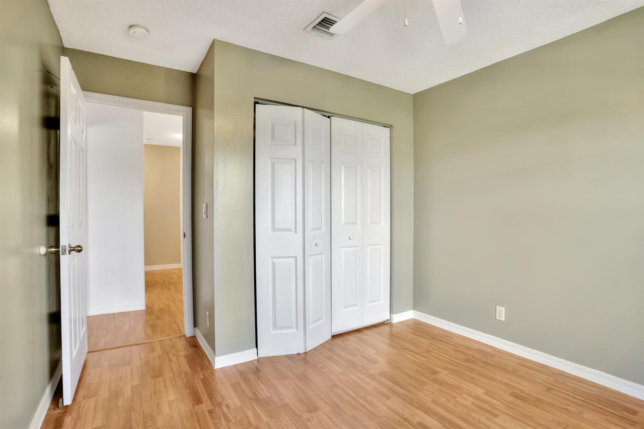 4066 Crescent Creek Street