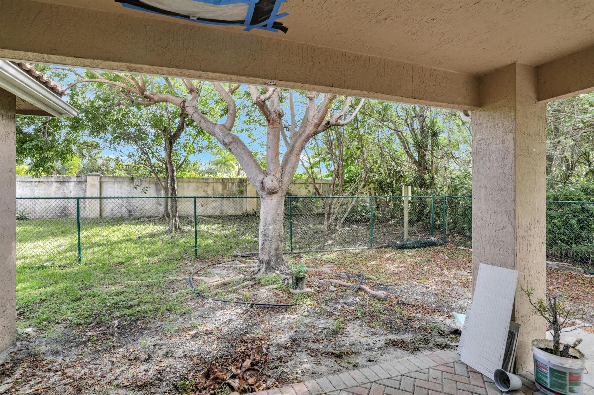 4066 Crescent Creek Street