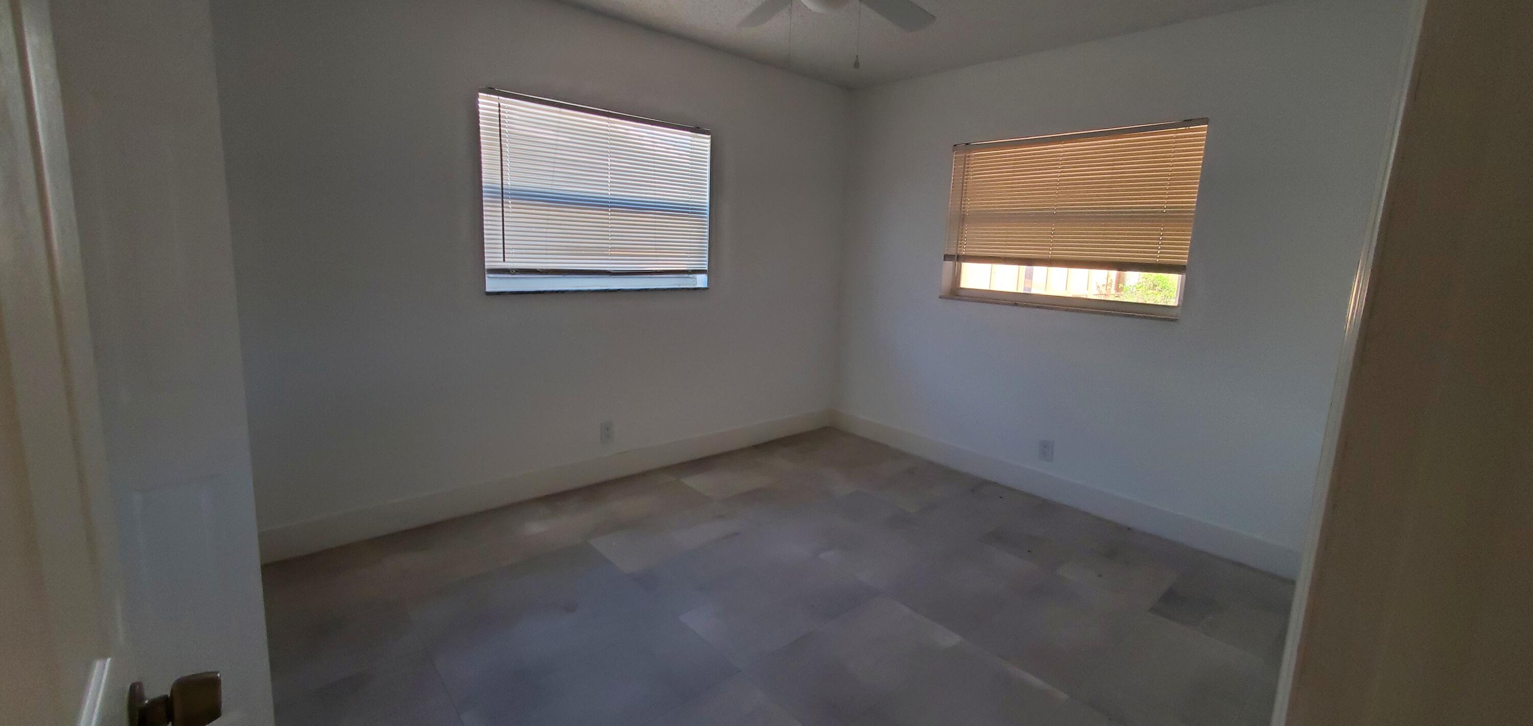 2872 N Dixie Highway