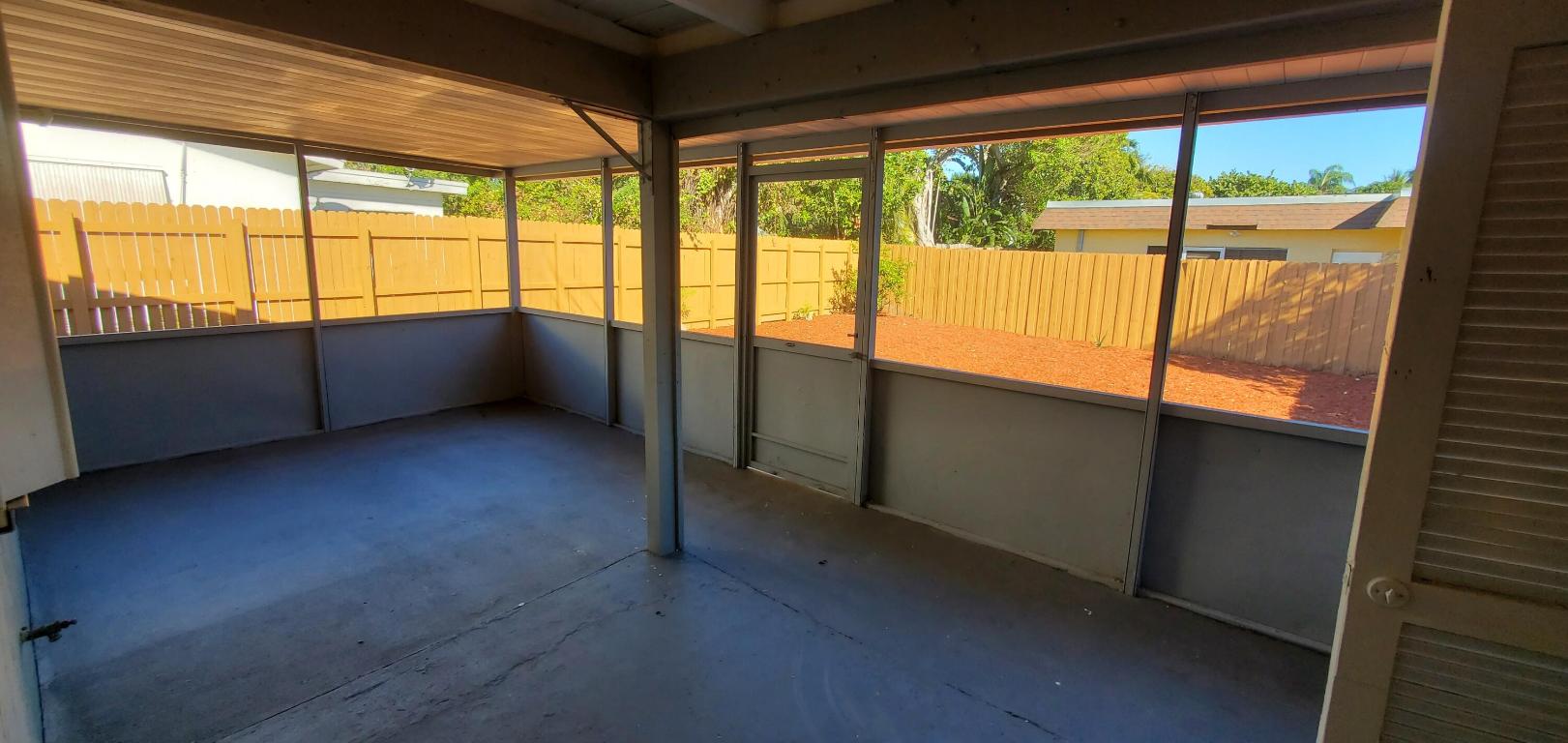 2872 N Dixie Highway