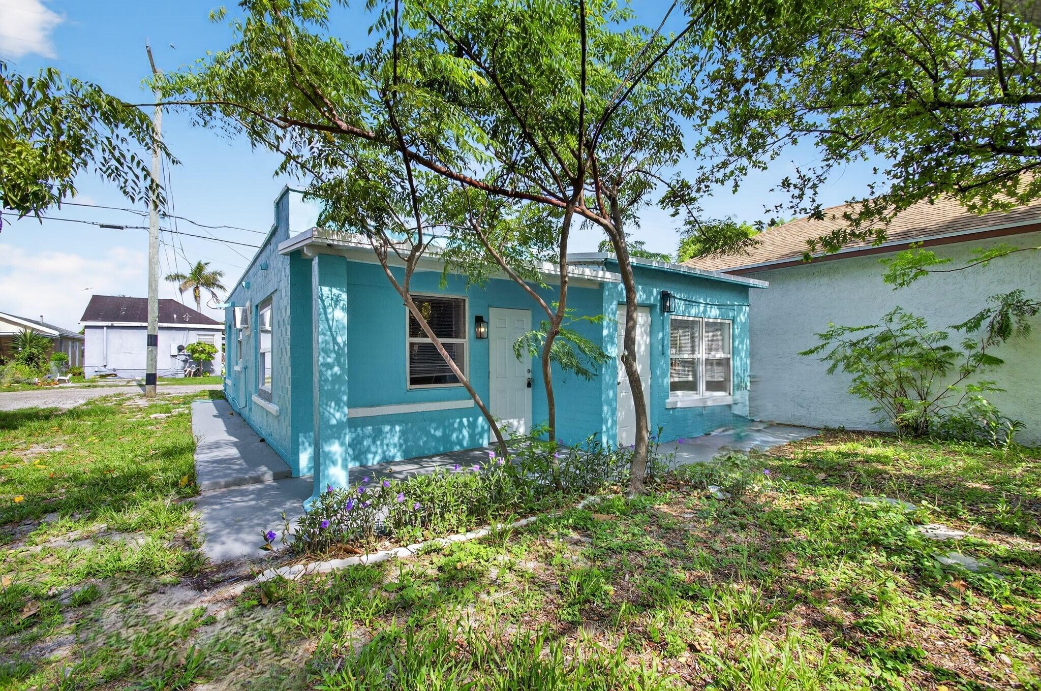 323 S E Street