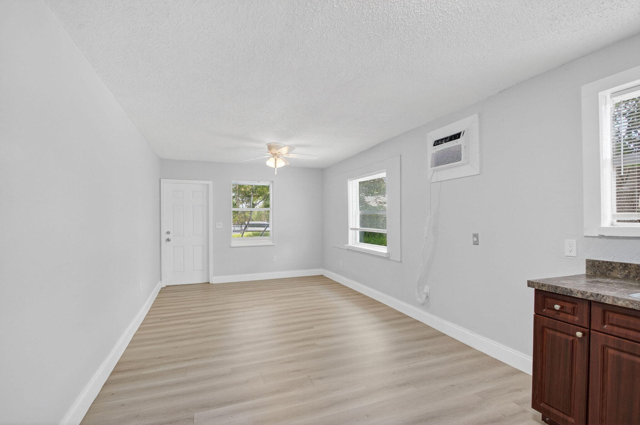 323 S E Street