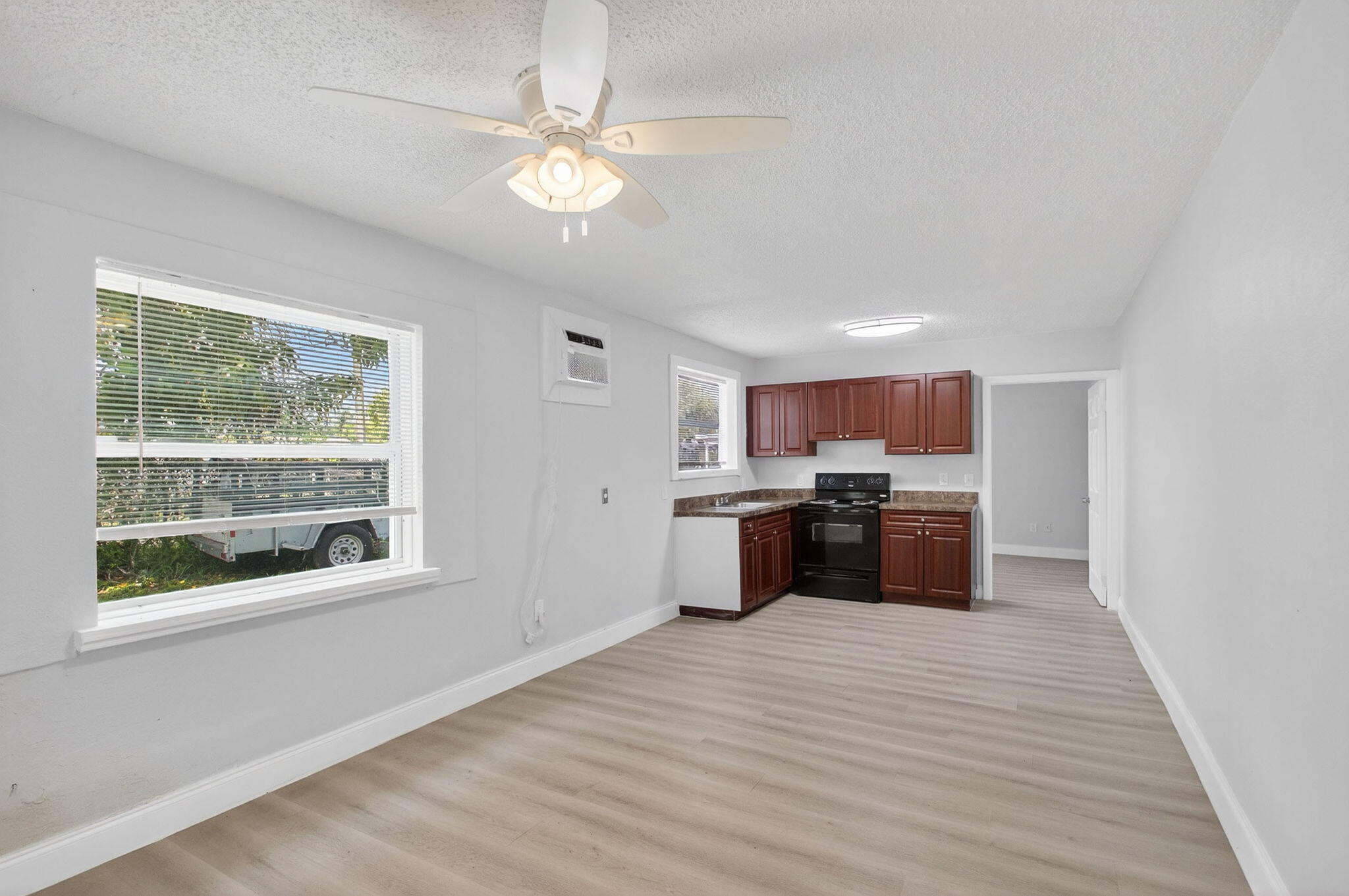 323 S E Street