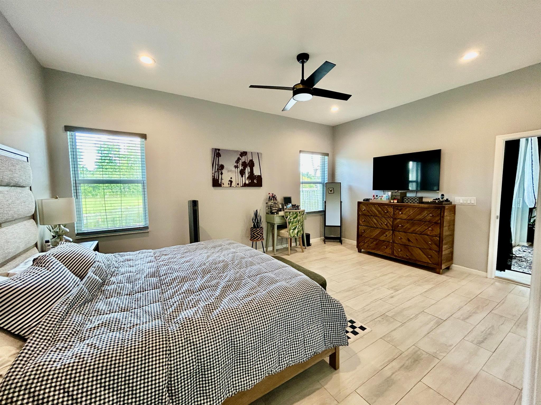 4421 NW 41st Place