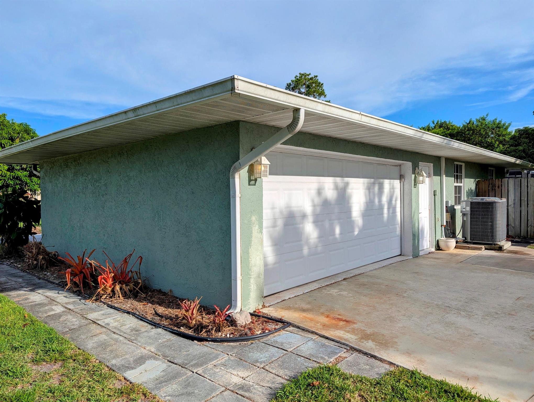 3074 SE Dalhart Road