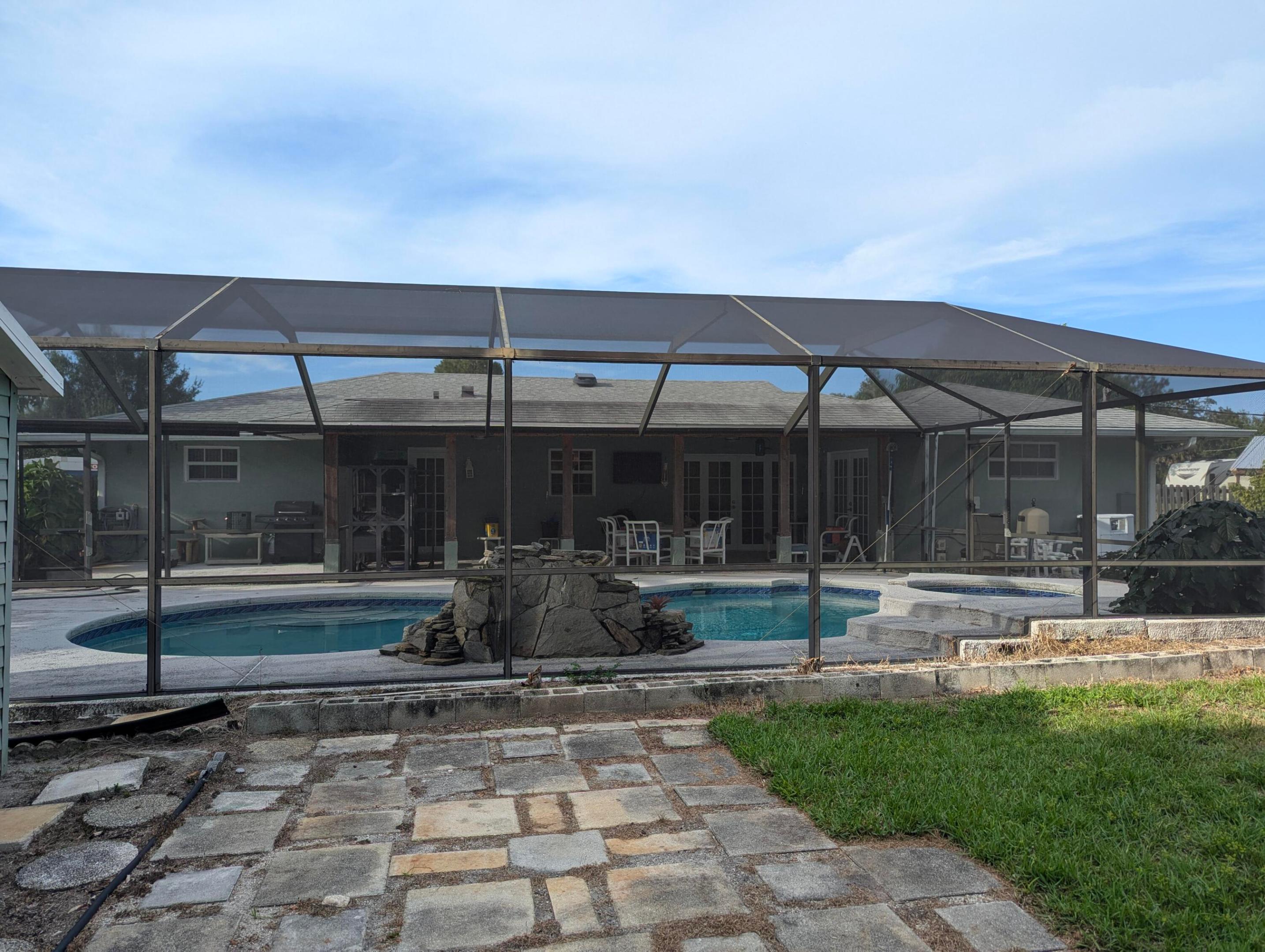 3074 SE Dalhart Road