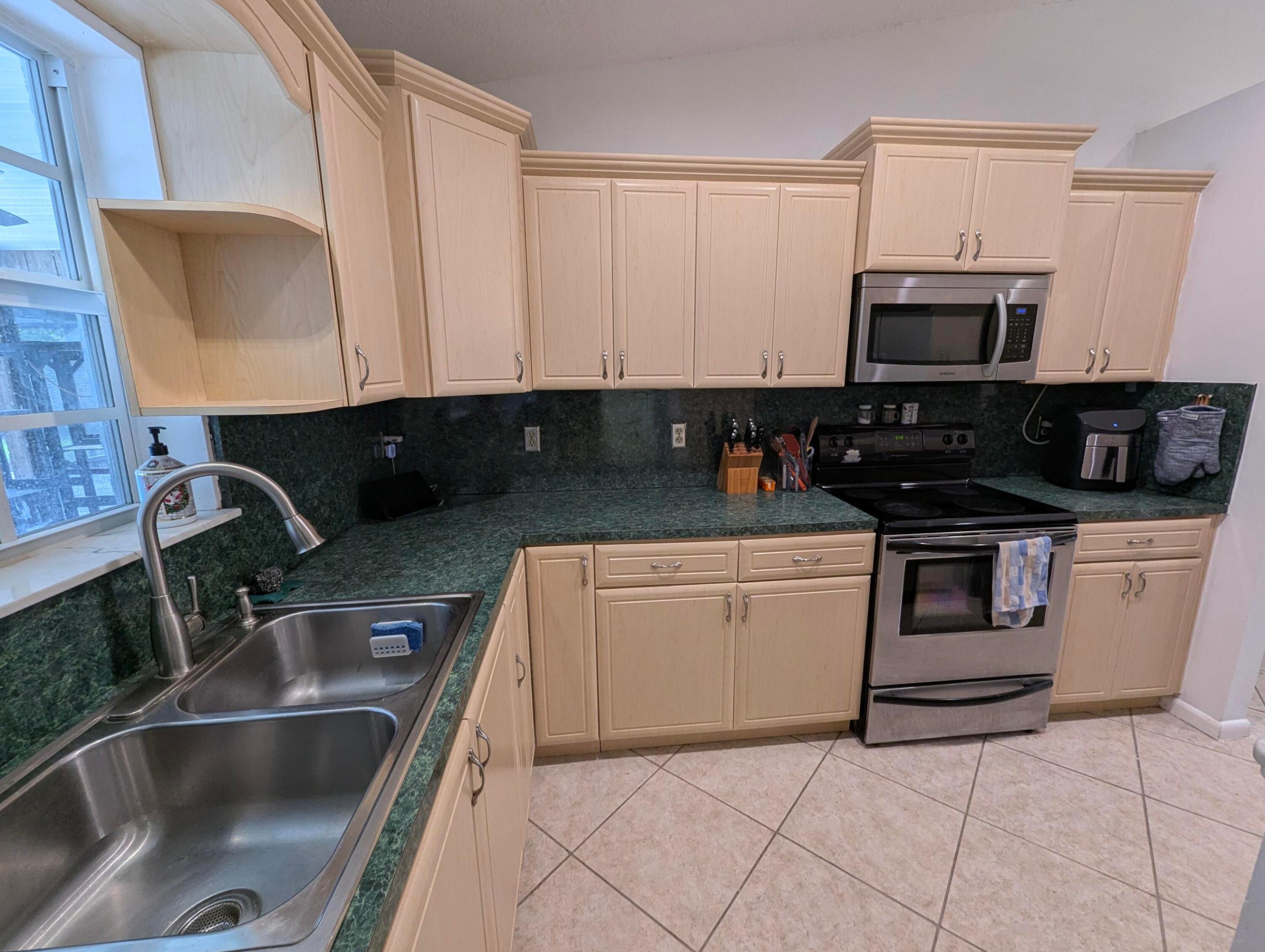 3074 SE Dalhart Road