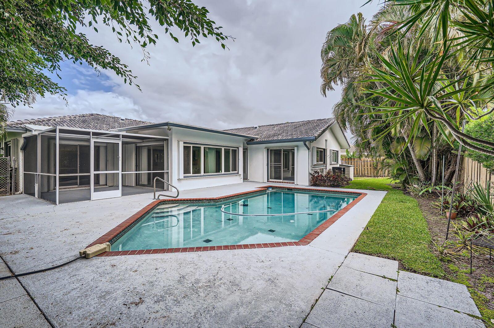 104 St Cloud Lane