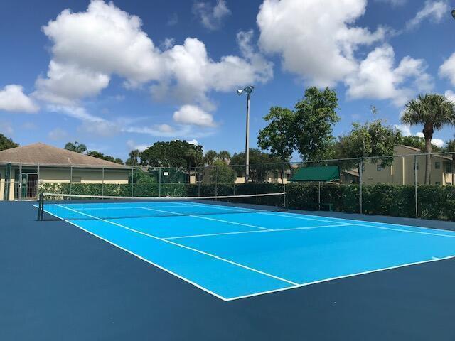 6585 Somerset Drive 201