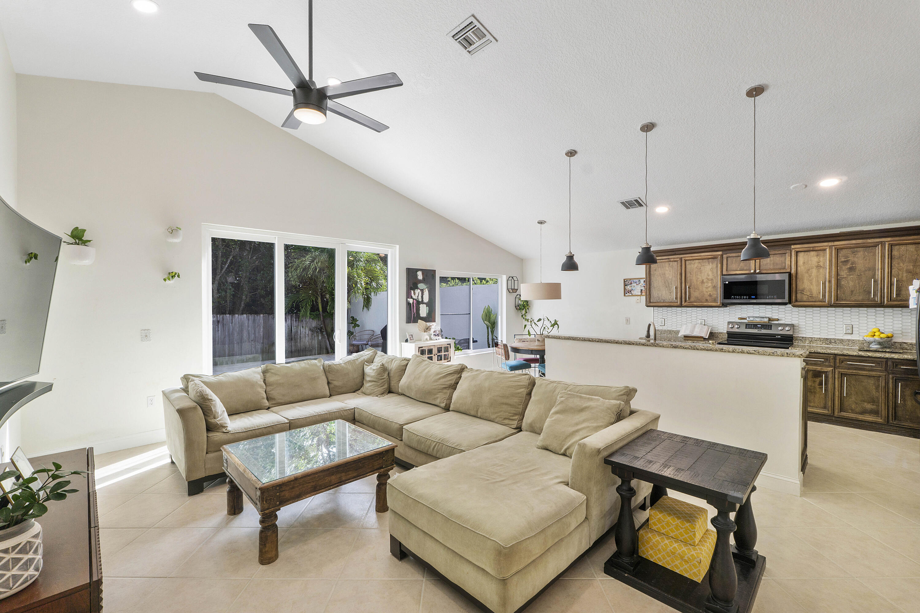6755 NW 75th Place