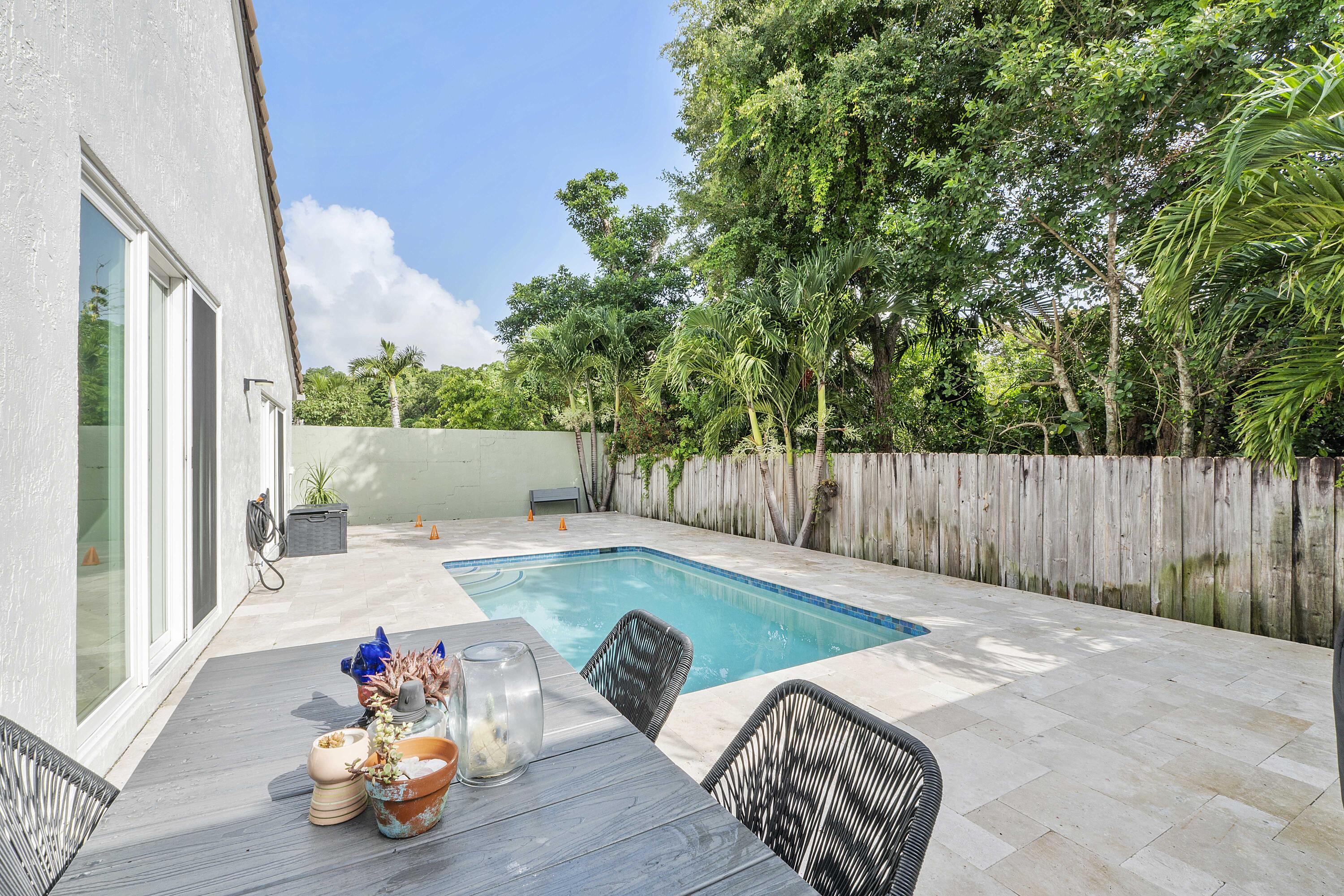6755 NW 75th Place