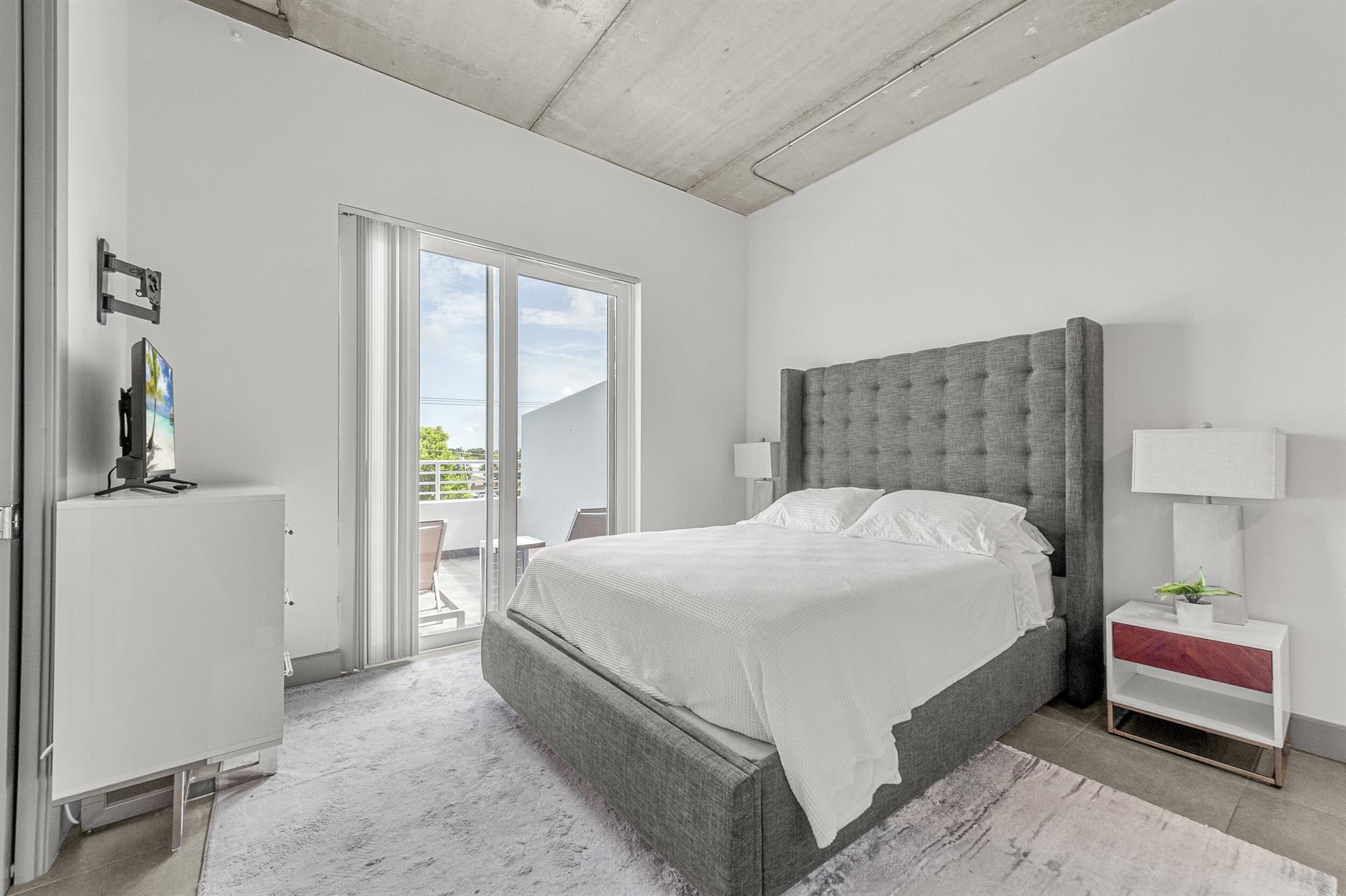 111 SE 2nd Street 302
