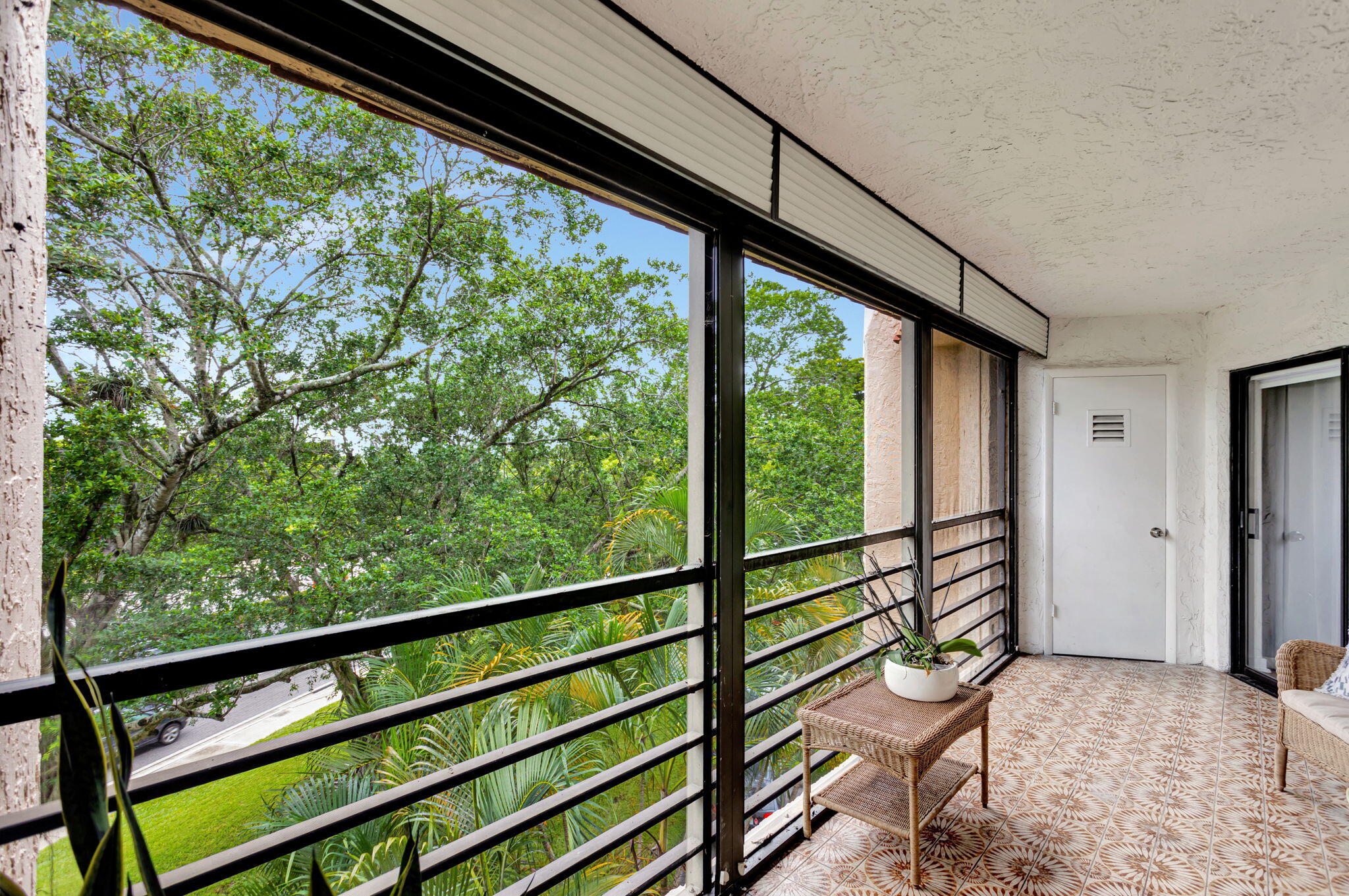 6755 W Broward Boulevard 409