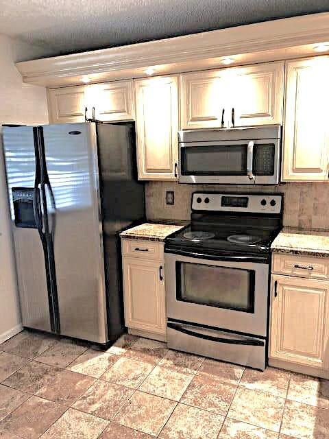 6217 Balboa Circle 202