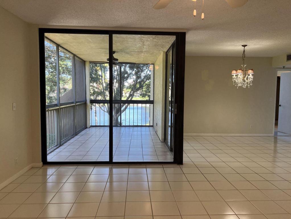 955 Egret Circle 202