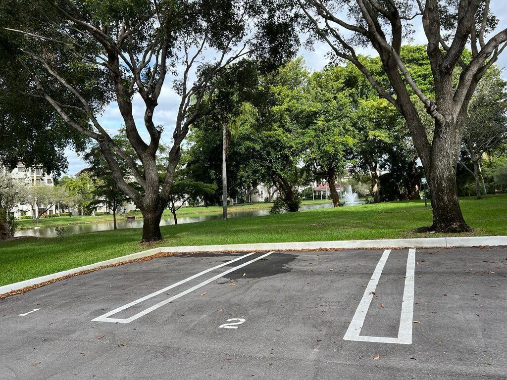 955 Egret Circle 202