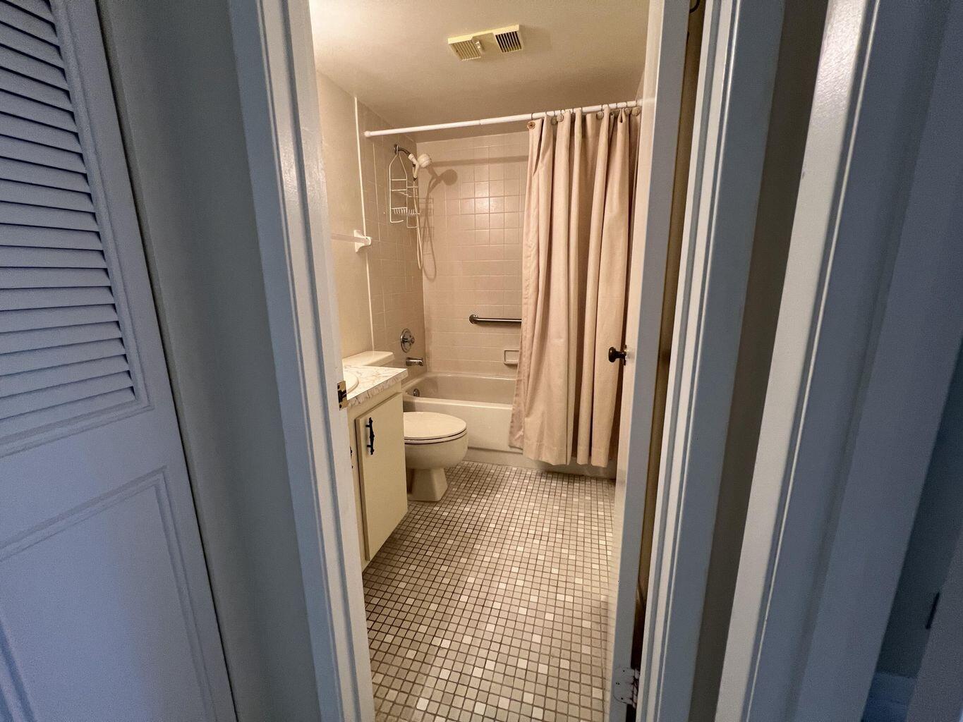 955 Egret Circle 202