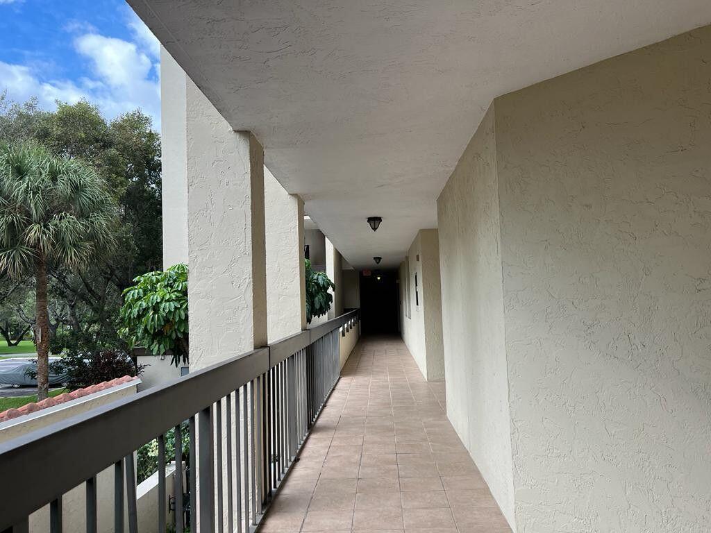 955 Egret Circle 202