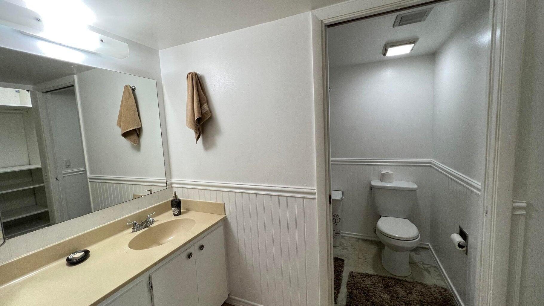 6097 Balboa Circle 303